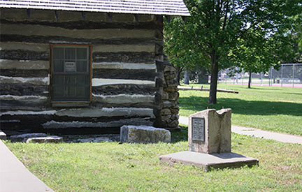 Plaque on base of Spanish-American War Memorial - Canons scrapped during WWII.